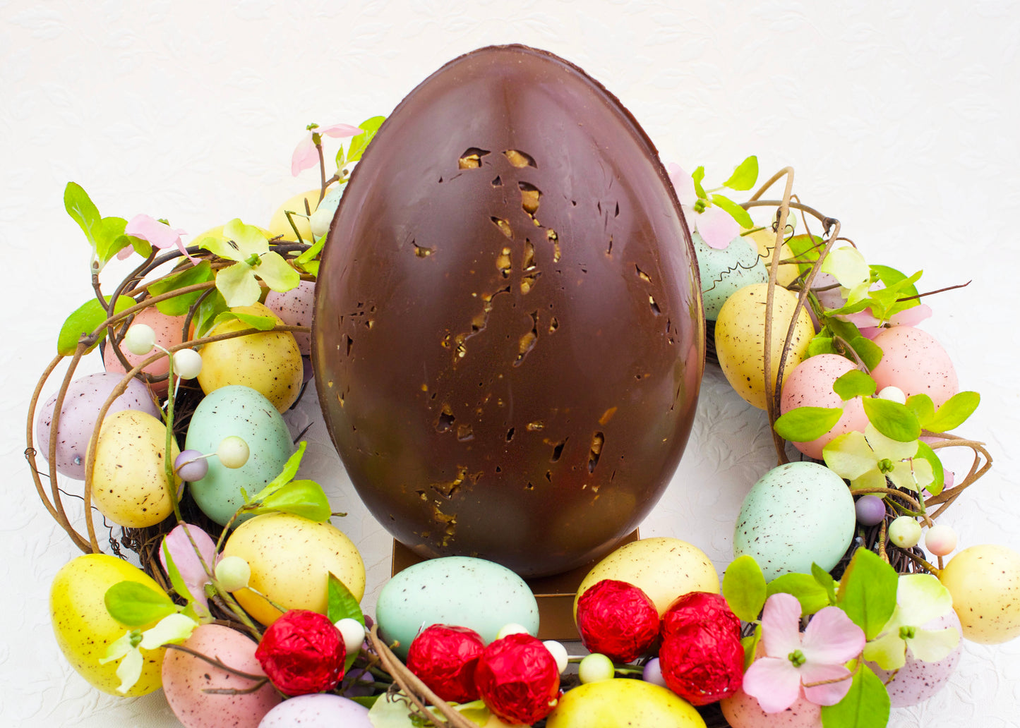 500g Milk Salted Caramel Chocolate Easter Egg with Chocolates